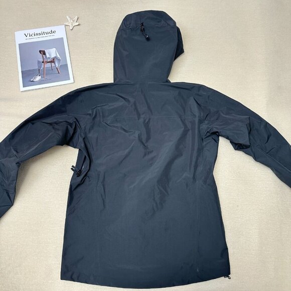 Arc'teryx Beta Series Beta LT Hooded Hardshell Jacket - Picture 5 of 6